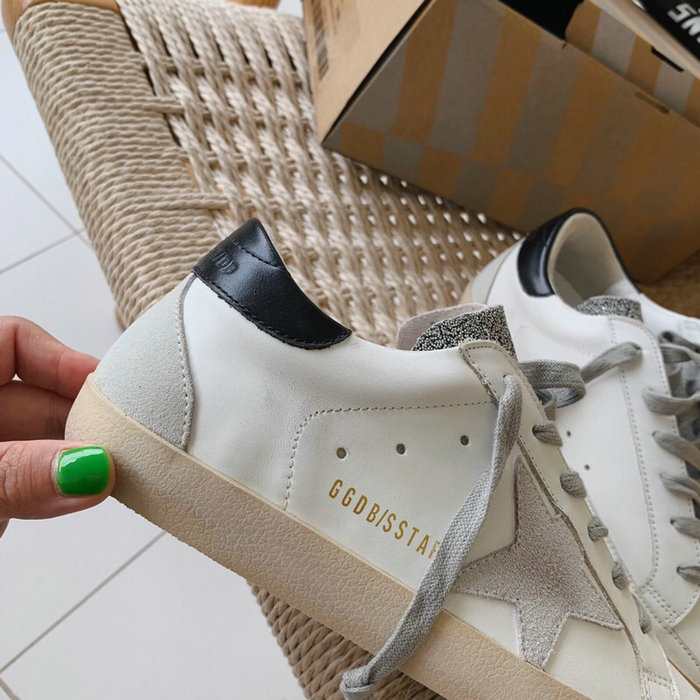 Golden Goose Calfskin Sneaker GG07708