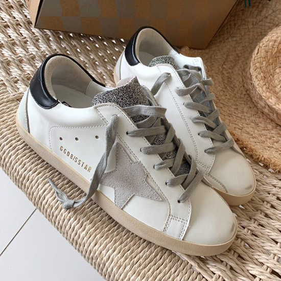 Golden Goose Calfskin Sneaker GG07708