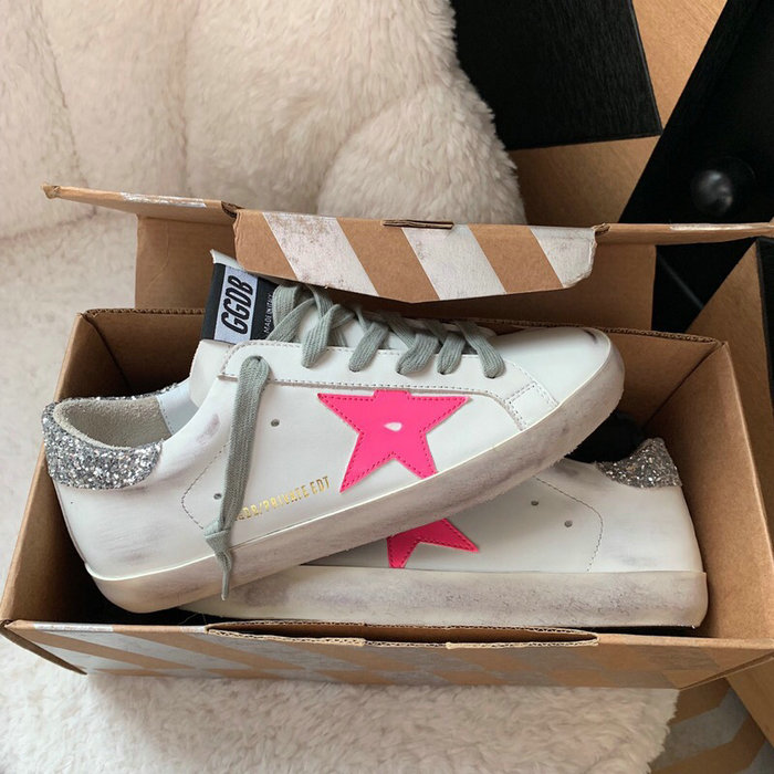 Golden Goose Calfskin Sneaker GG07710