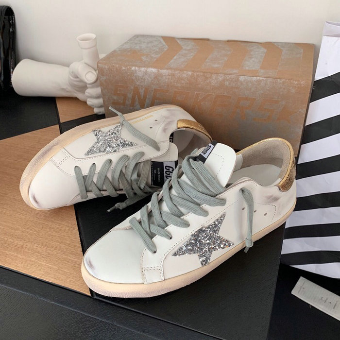 Golden Goose Calfskin Sneaker GG07712