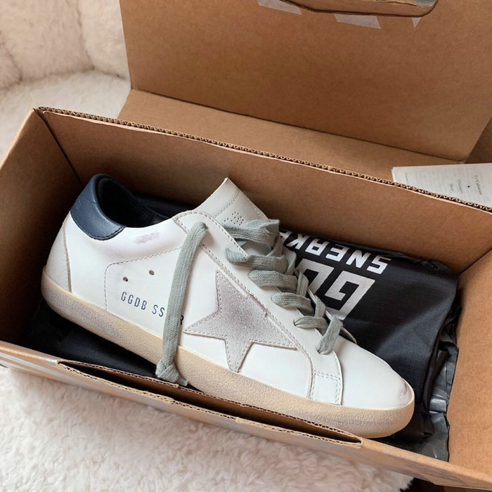 Golden Goose Calfskin Sneaker GG07713