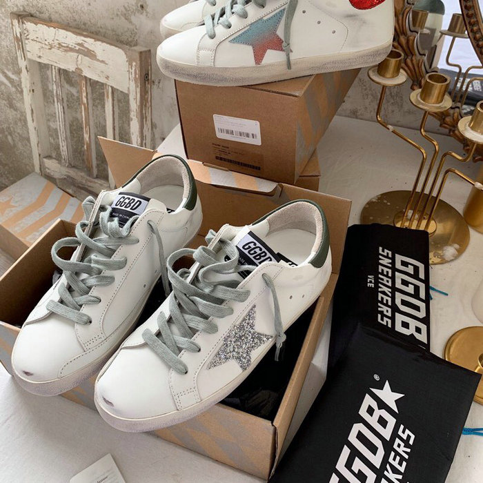 Golden Goose Calfskin Sneaker GG07715