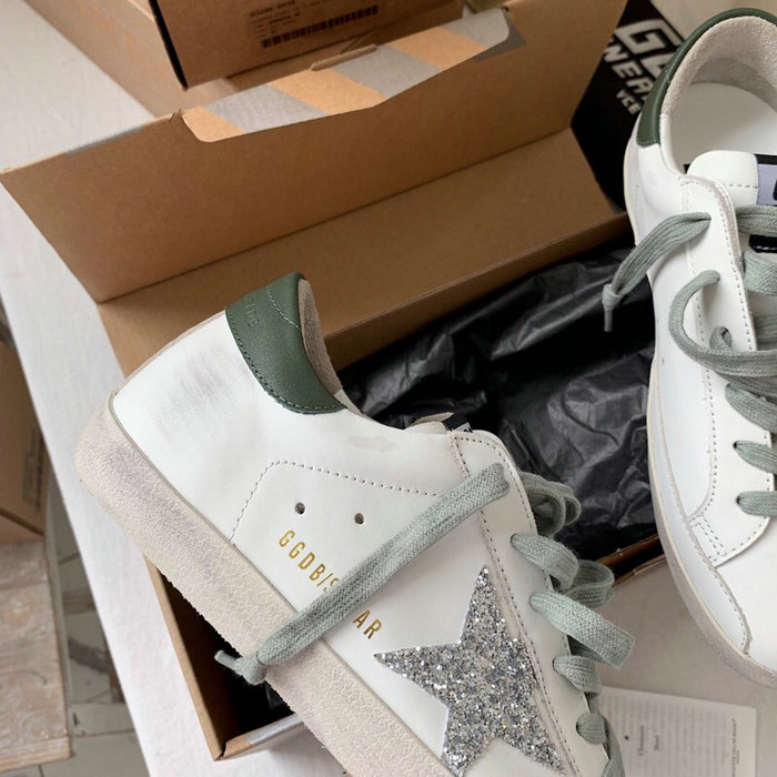 Golden Goose Calfskin Sneaker GG07715