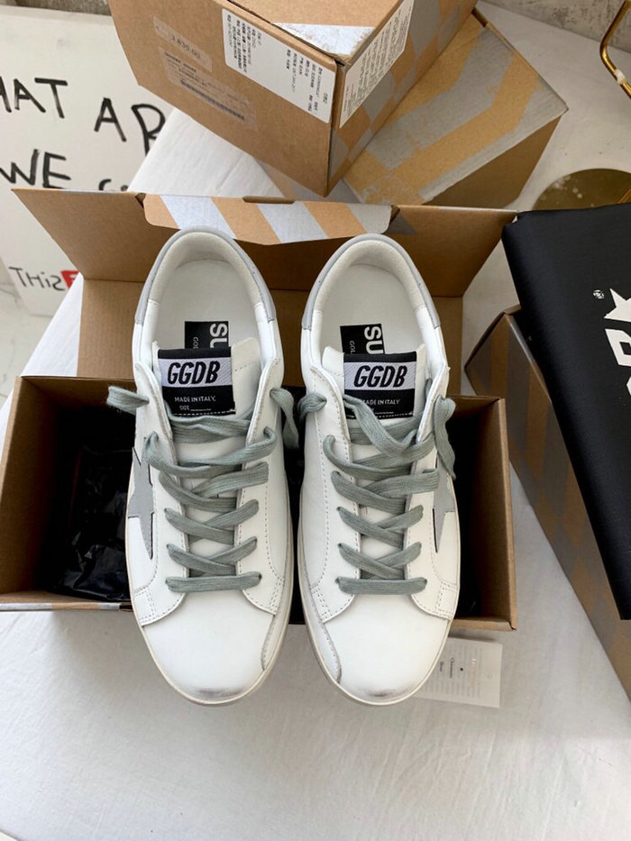 Golden Goose Calfskin Sneaker GG07718