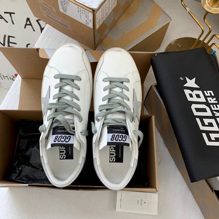 Golden Goose Calfskin Sneaker GG07718