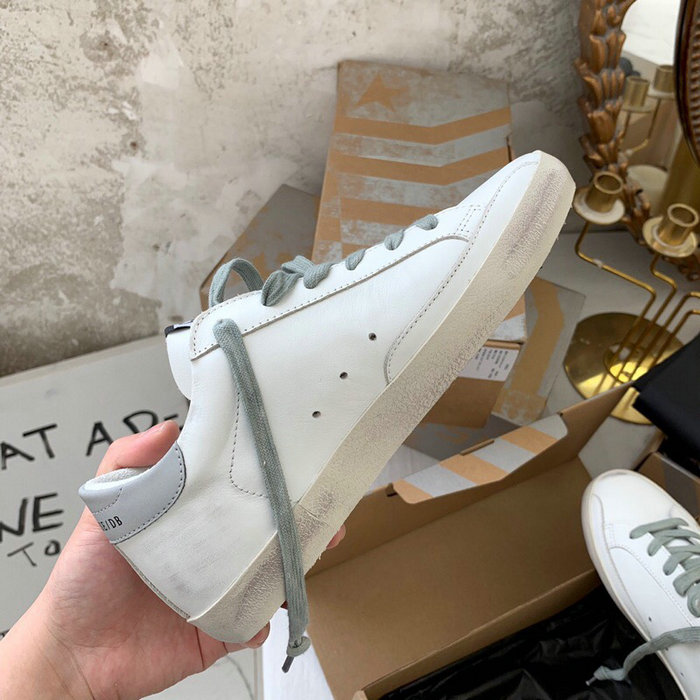 Golden Goose Calfskin Sneaker GG07718