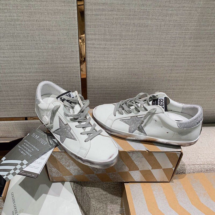 Golden Goose Calfskin Sneaker GG07720