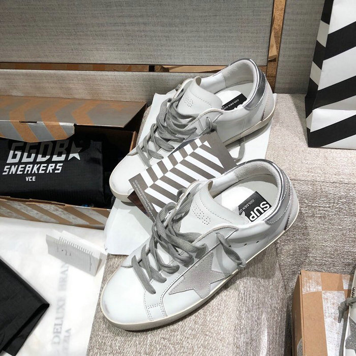 Golden Goose Calfskin Sneaker GG07726