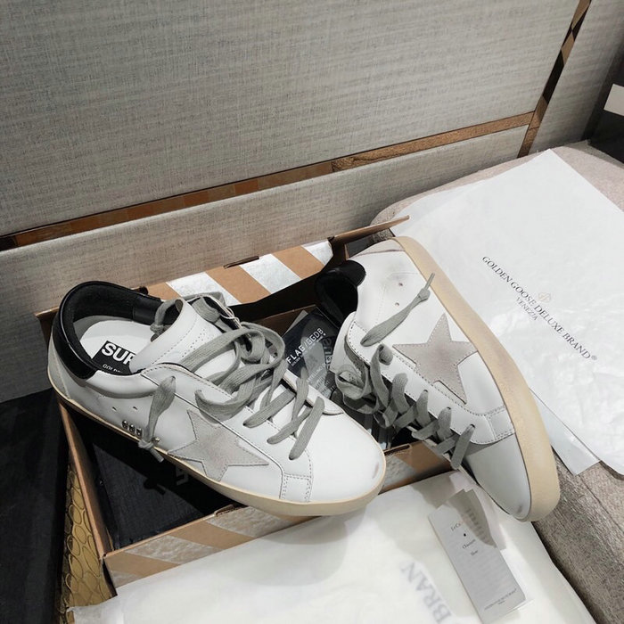 Golden Goose Calfskin Sneaker GG07727