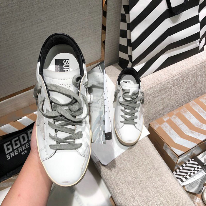 Golden Goose Calfskin Sneaker GG07727