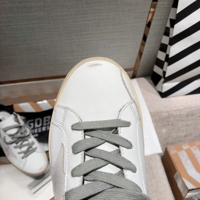 Golden Goose Calfskin Sneaker GG07727