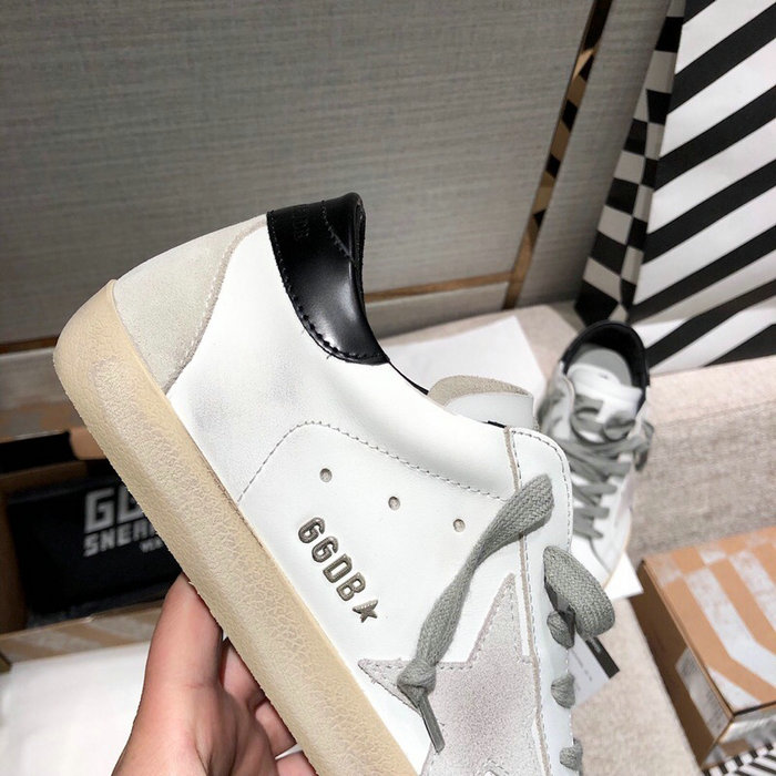 Golden Goose Calfskin Sneaker GG07727