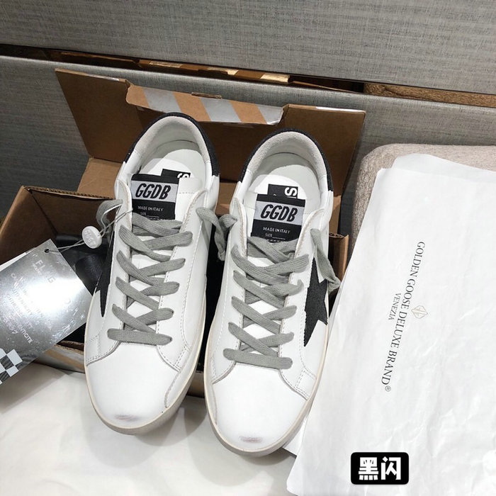 Golden Goose Calfskin Sneaker GG07728