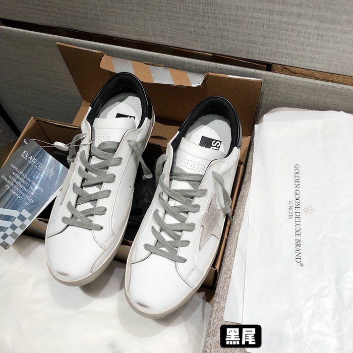 Golden Goose Calfskin Sneaker GG07729