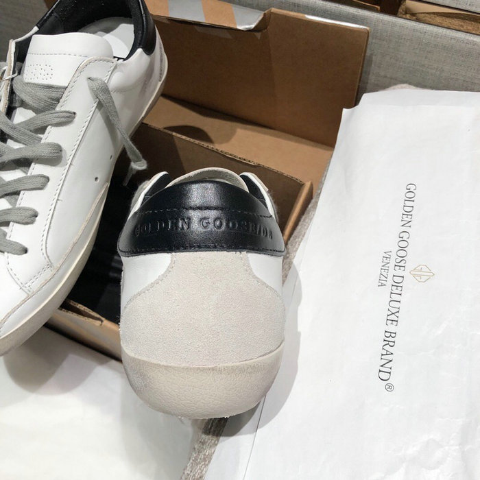 Golden Goose Calfskin Sneaker GG07729