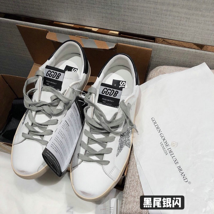 Golden Goose Calfskin Sneaker GG07730