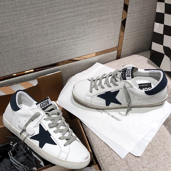 Golden Goose Calfskin Sneaker GG07731