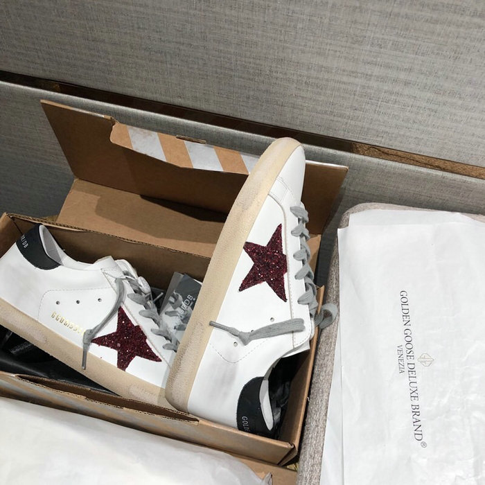 Golden Goose Calfskin Sneaker GG07732