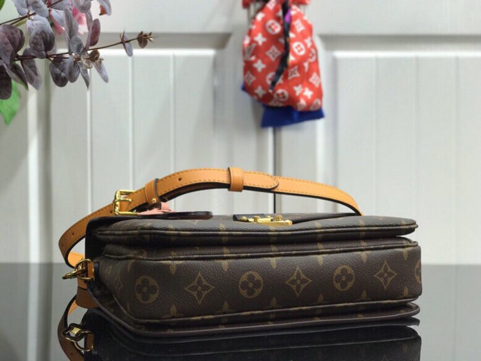 Louis Vuitton Pochette Metis Red M43984