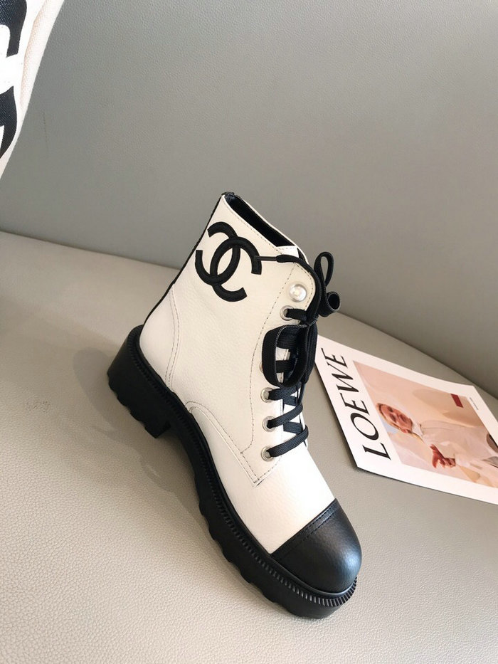 Chanel Grain Calfskin Boot White CS09274