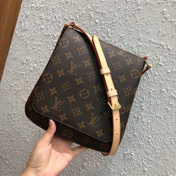 Louis Vuitton Monogram Canvas Messenger Bag M45386