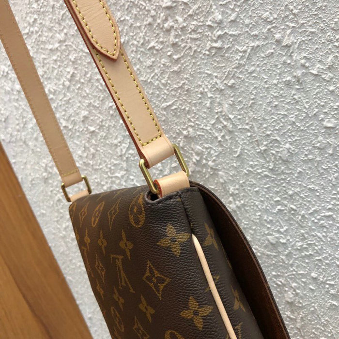 Louis Vuitton Monogram Canvas Messenger Bag M45386