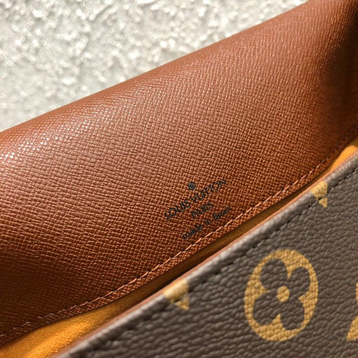 Louis Vuitton Monogram Canvas Messenger Bag M45386