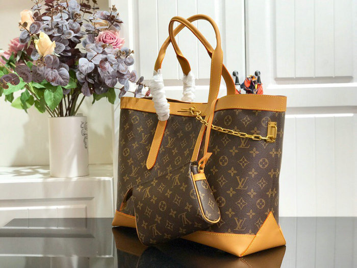 Louis Vuitton Monogram Canvas Tote Bag M43883