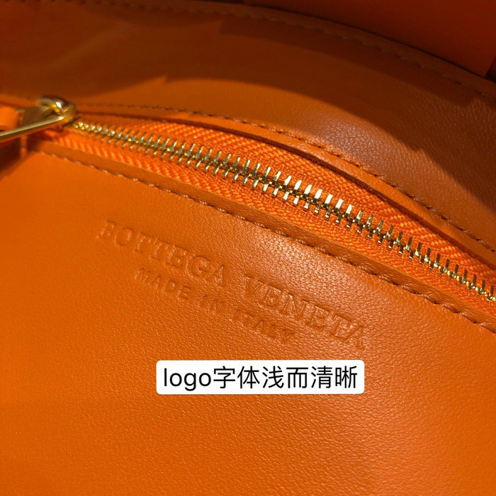 Bottega Veneta Cassette Bag in Maxi Intreccio Orange 578004