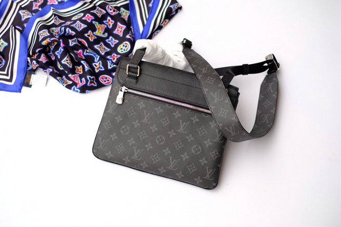 Louis Vuitton Outdoor Flap Messenger M30413