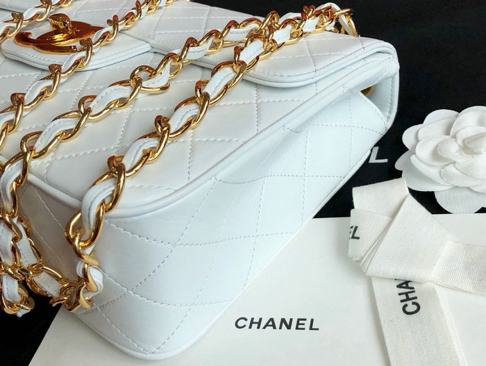 Chanel Lambskin Flap Bag White A0882