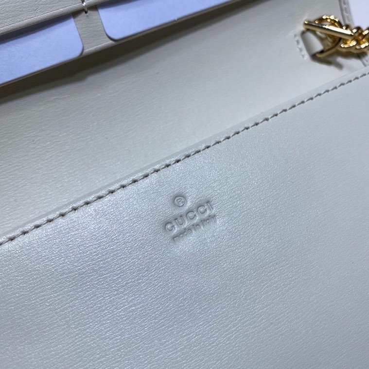 Gucci 1955 Horsebit Wallet with chain white 621892