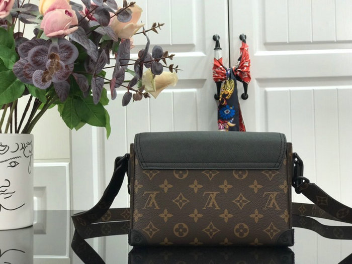 Louis Vuitton Taiga Leather Flap Bag Black M30717