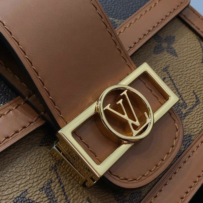 Louis Vuitton Dauphine Chain Wallet M68746