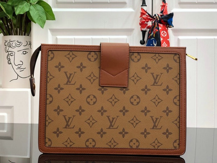 Louis Vuitton Monogram Canvas Dauphine Clutch M441781