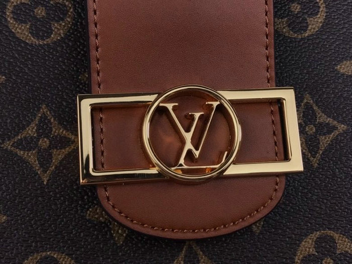 Louis Vuitton Monogram Canvas Dauphine Clutch M441782