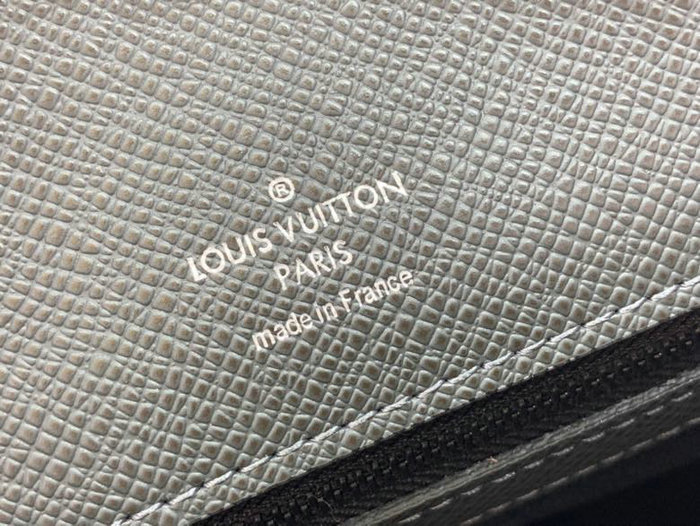 Louis Vuitton Taiga Leather Onthego Black M30725