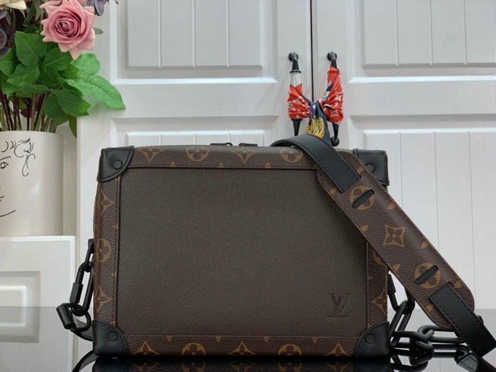 Louis Vuitton Taiga Leather Soft Trunk M30582