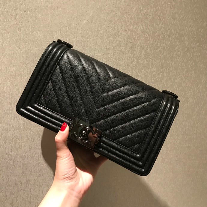 Medium Chanel Chevron Grain Calfskin Boy Bag Black A67086