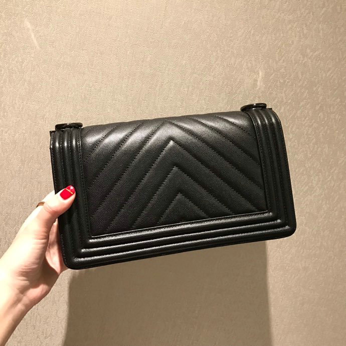 Medium Chanel Chevron Grain Calfskin Boy Bag Black A67086