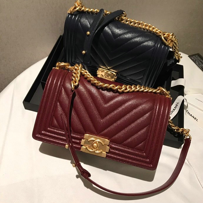 Medium Chanel Chevron Grain Calfskin Boy Bag Burgundy A67086