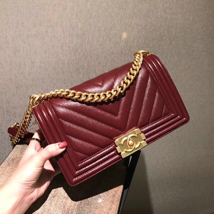 Medium Chanel Chevron Grain Calfskin Boy Bag Burgundy A67086