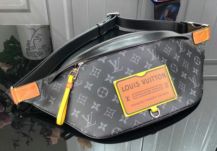 Louis Vuitton Discovery Bumbag M45220