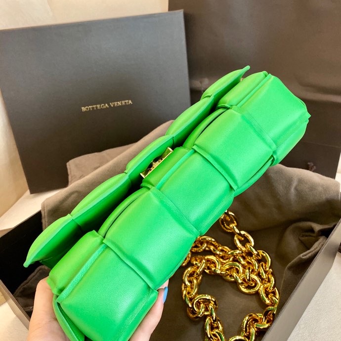 Bottega Veneta The Chain Cassette Green B631421