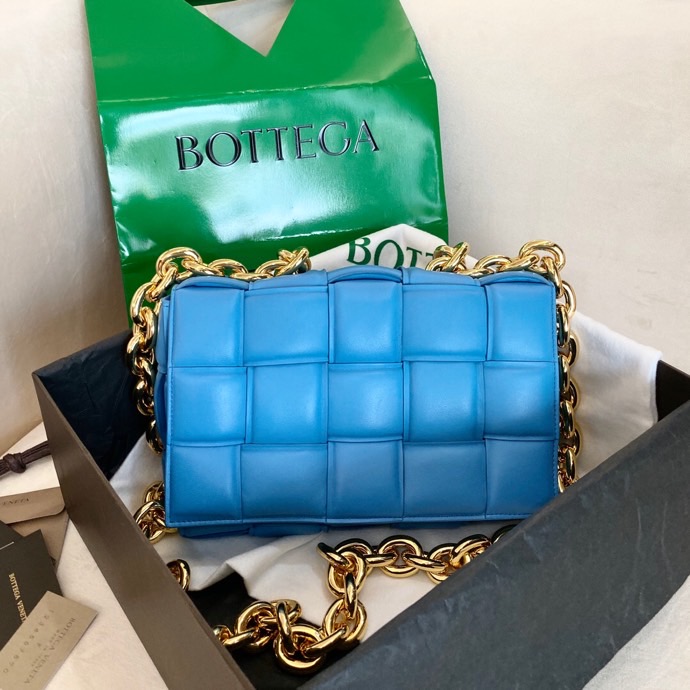 Bottega Veneta The Chain Cassette Swimming Pool B631421