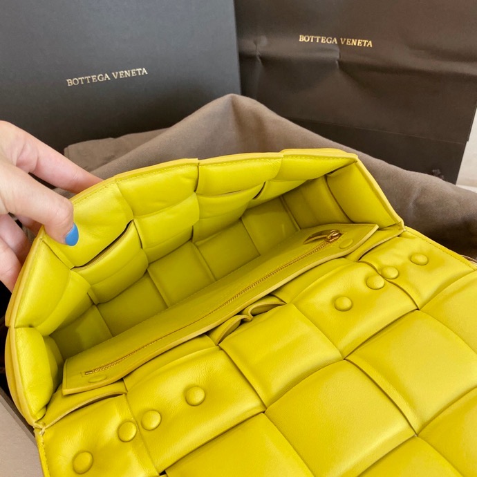 Bottega Veneta The Chain Cassette Yellow B631421