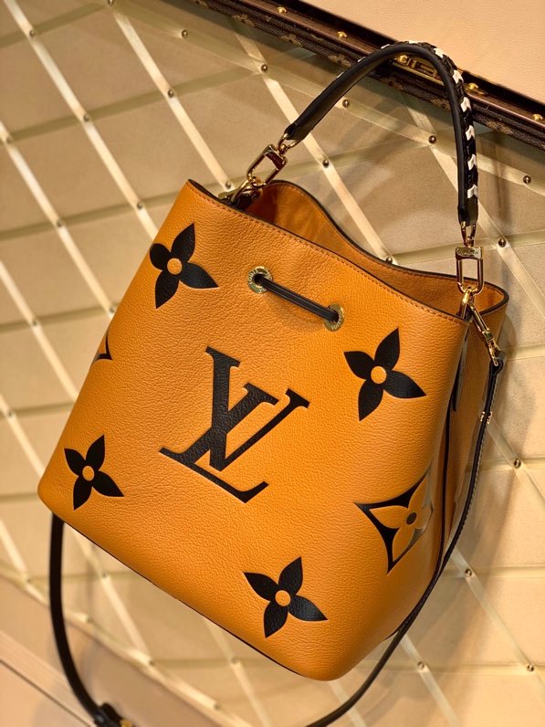 LV Crafty Neonoe MM Brown M56889