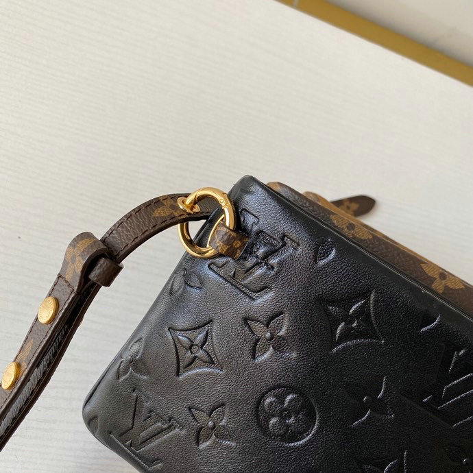 Louis Vuitton POUCHE LV3 M45412