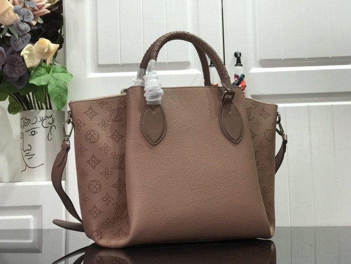 Louis Vuitton Mahina Leather Haumea Nude M55031