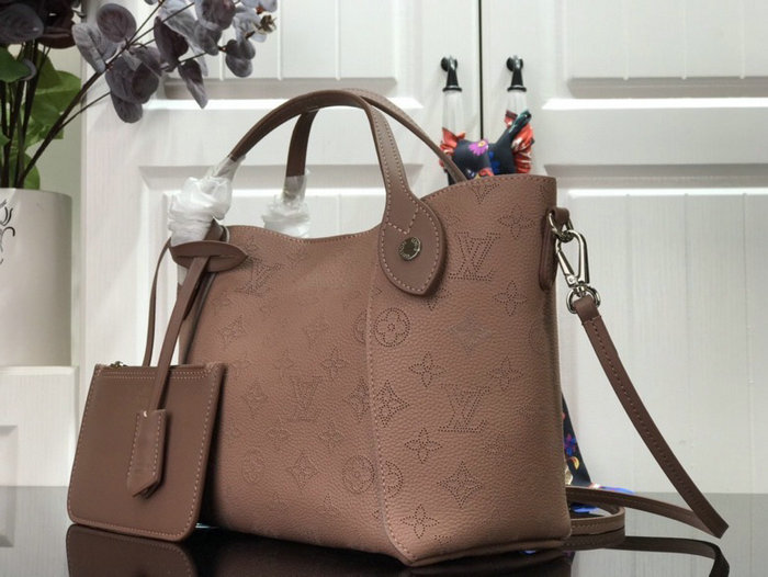 Louis Vuitton Mahina Leather Hina PM Nude M54353